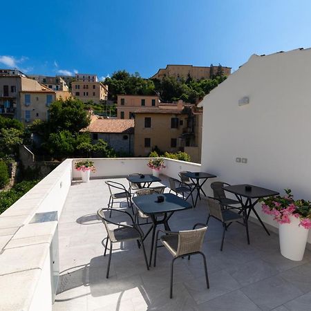 Numisia Guest House Terracina Eksteriør bilde