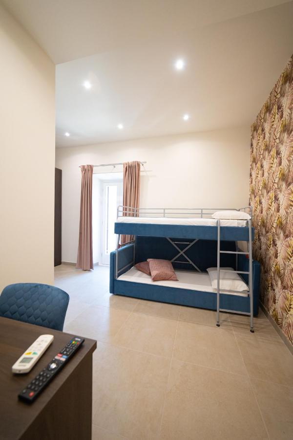 Numisia Guest House Terracina Eksteriør bilde