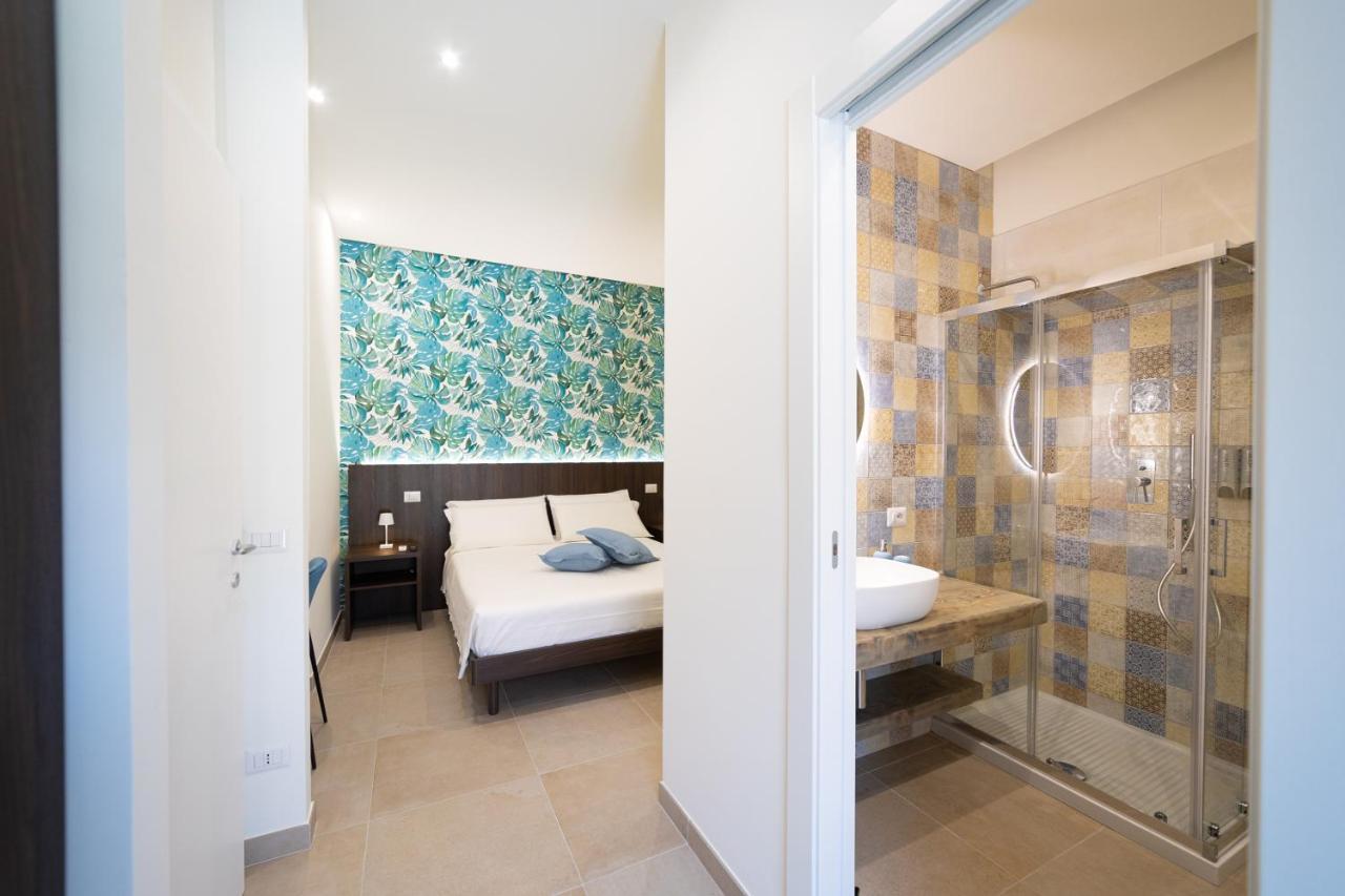Numisia Guest House Terracina Eksteriør bilde