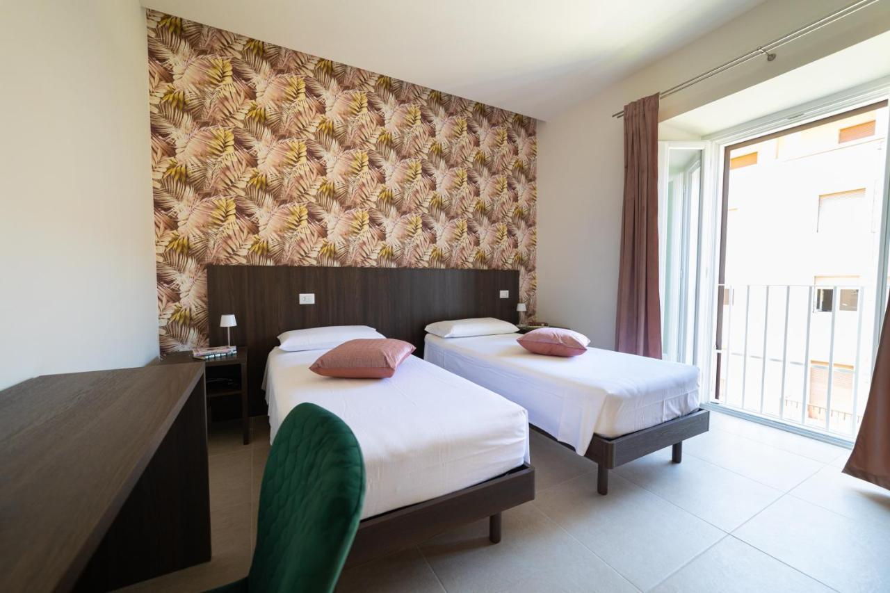 Numisia Guest House Terracina Eksteriør bilde