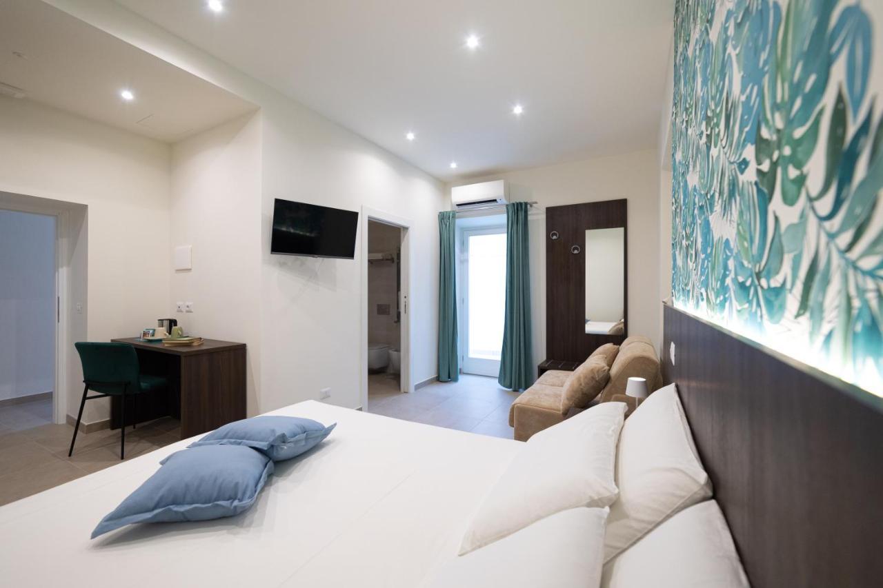 Numisia Guest House Terracina Eksteriør bilde